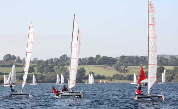 catamarans close racing